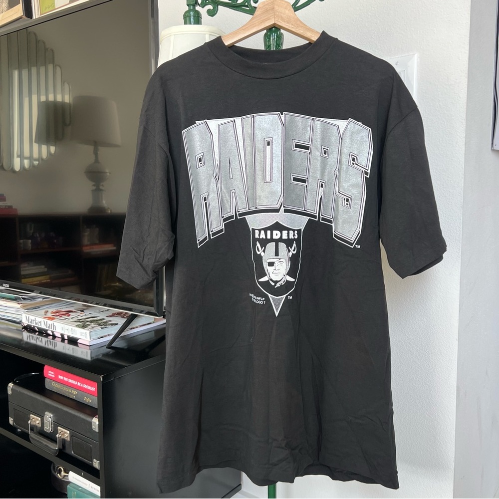 Vintage Raiders single stitch Graphic Tee